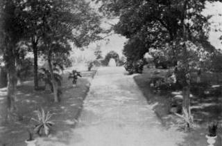 The Broad Garden Walk of Oak Ridge